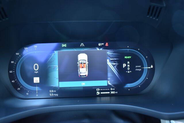 2024 Volvo XC60 Recharge T8 Core Dark Theme