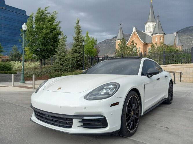 2018 Porsche Panamera 4S's photo