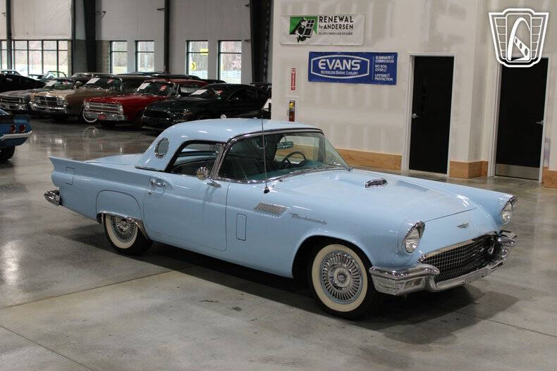 1957 Ford Thunderbird