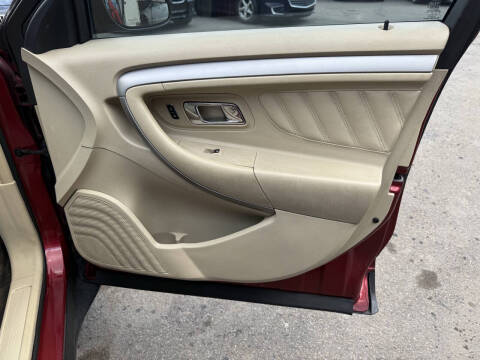 2015 Ford Taurus SEL