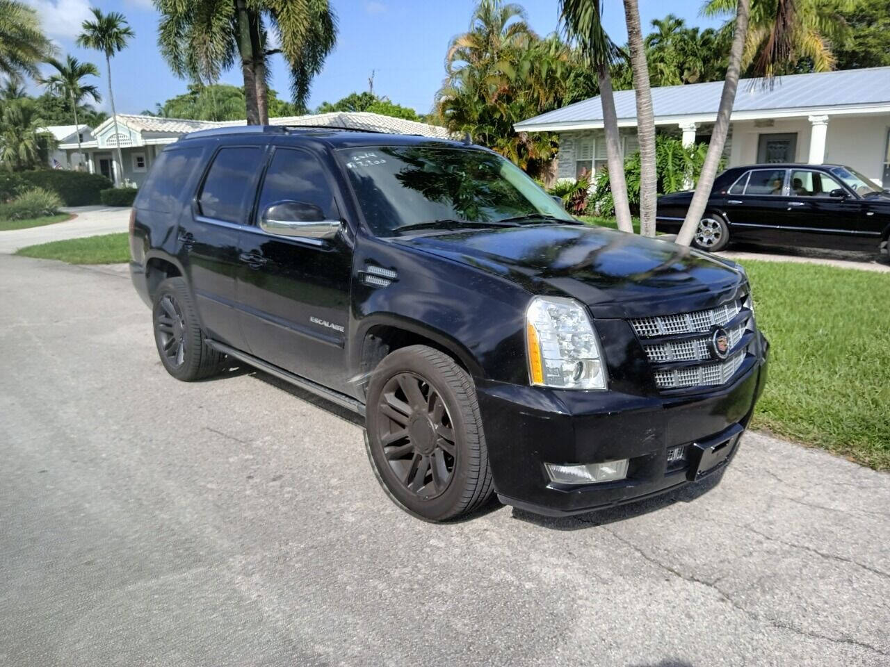 2014 Cadillac Escalade SUV / Crossover - $13,950