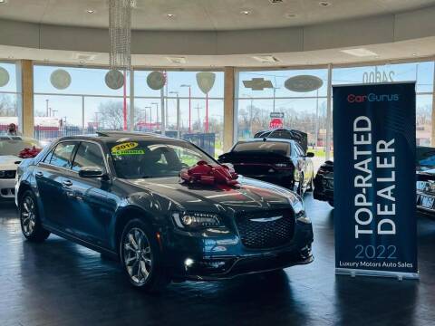 2019 Chrysler 300 for sale at CarDome in Detroit MI