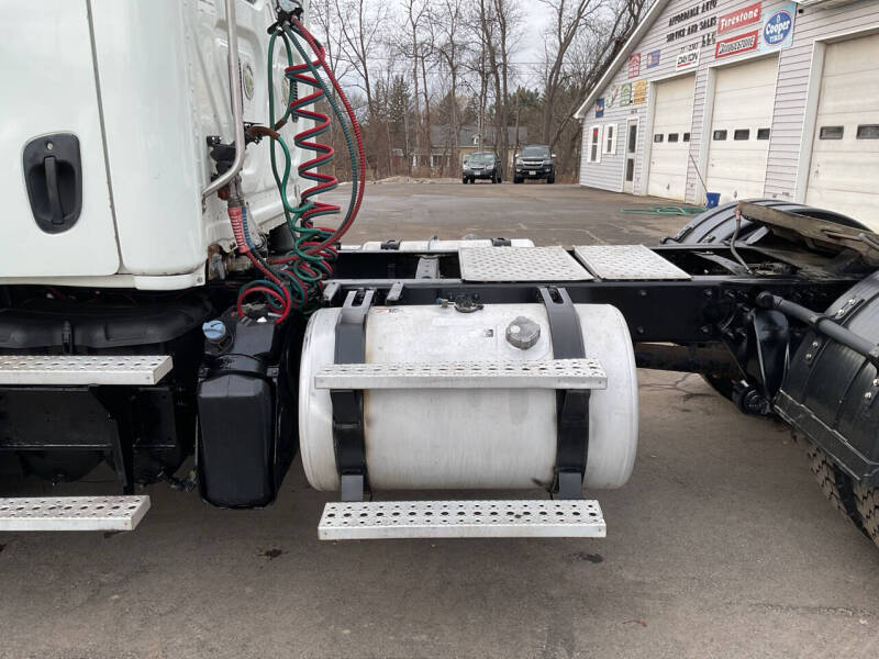 2016 Freightliner Cascadia