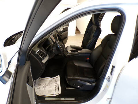 2023 Volvo XC90 B5 Core