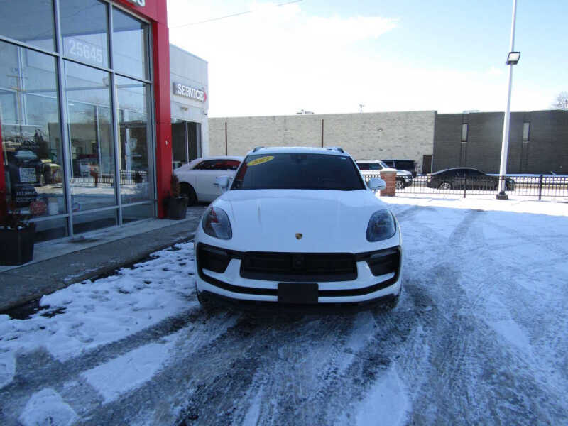 2022 Porsche Macan