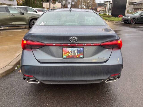 2022 Toyota Avalon XLE