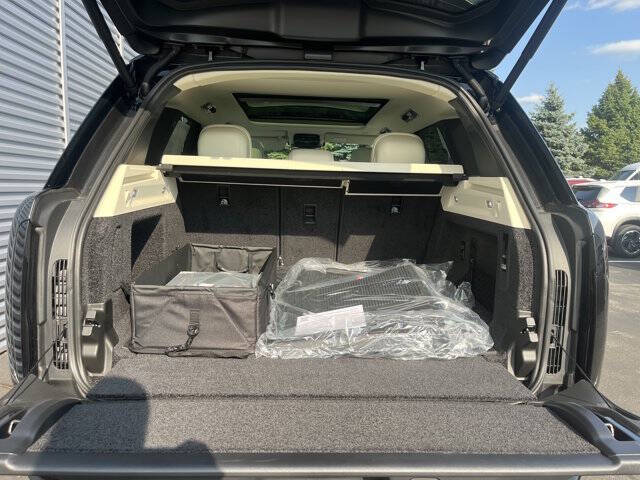 2025 Land Rover Range Rover P530 SE