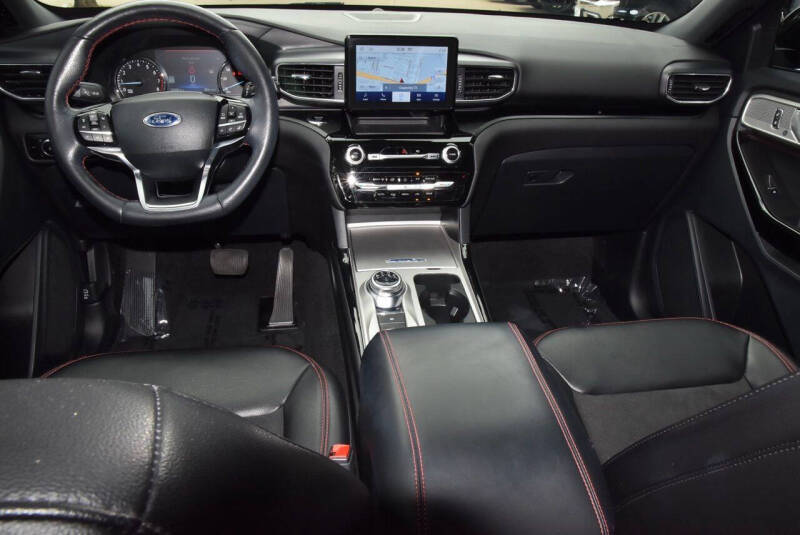 2023 Ford Explorer ST-Line