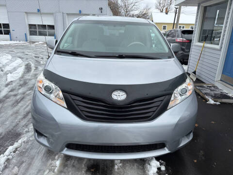 2012 Toyota Sienna Base 7-Passenger