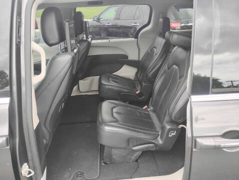 2017 Chrysler Pacifica Touring-L Plus