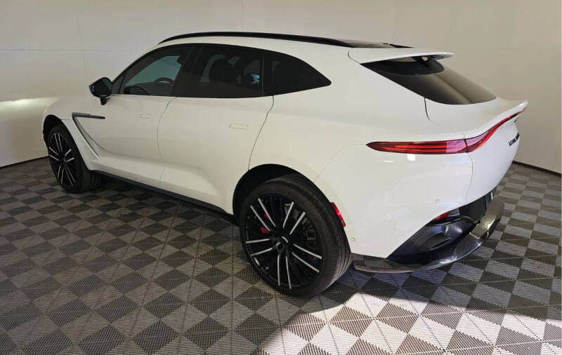 2023 Aston Martin DBX