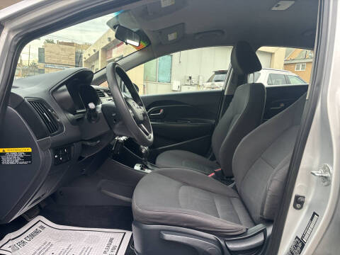 2014 Kia Rio 5-Door LX