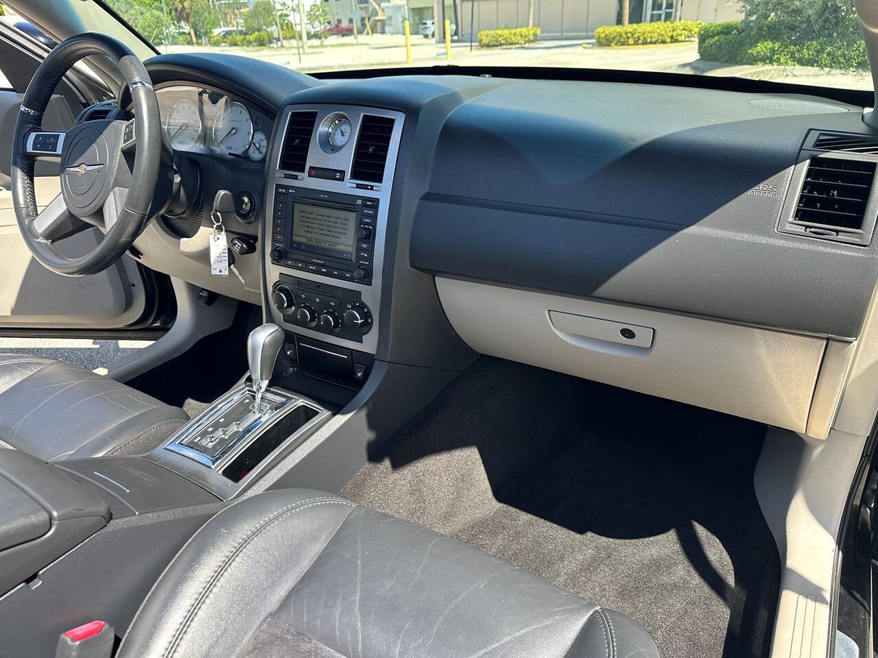 2007 Chrysler 300 14