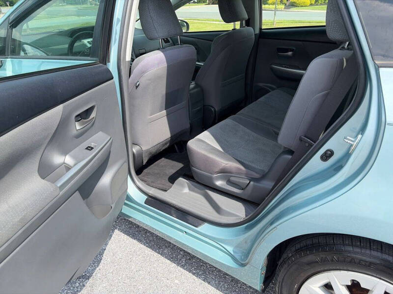 2014 Toyota Prius v Three