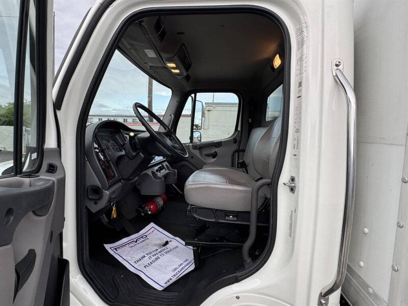2019 Freightliner M2 106