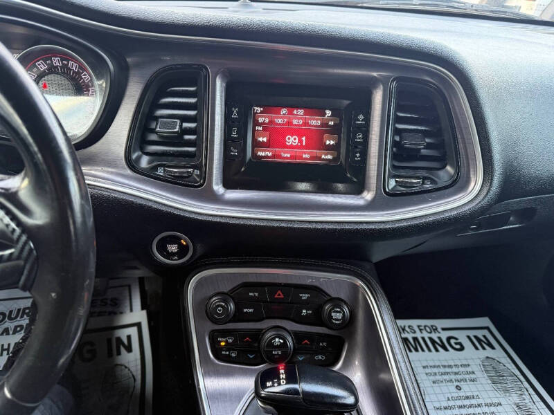 2017 Dodge Challenger SXT