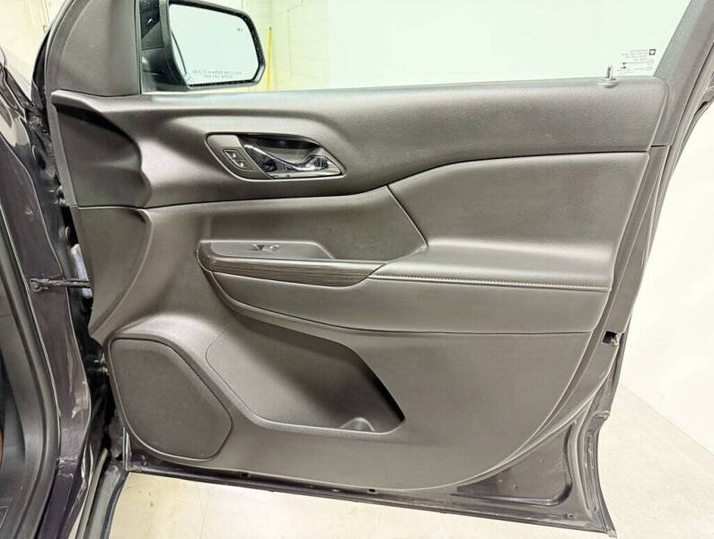 2017 GMC Acadia SLE-2