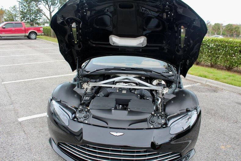 2023 Aston Martin Vantage