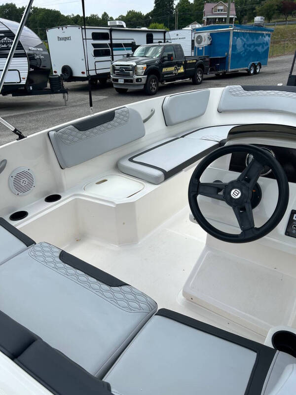 2021 Bayliner Element M15