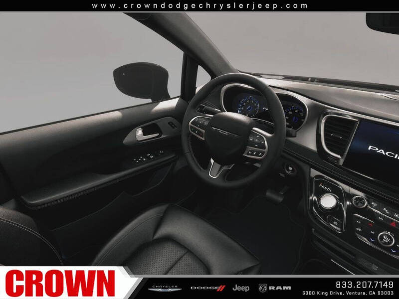 2027 Chrysler Pacifica Select