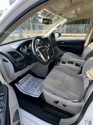 2013 Chrysler Town and Country Touring