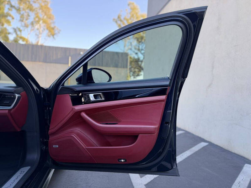 2018 Porsche Panamera 4S