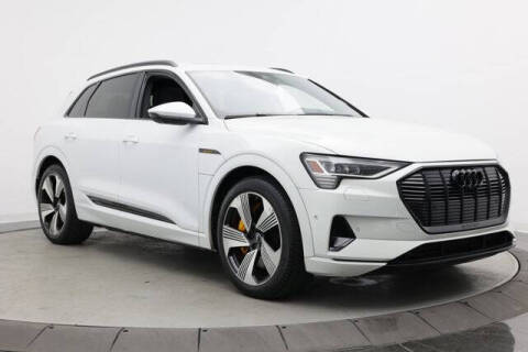 2022 Audi e-tron quattro Premium Plus