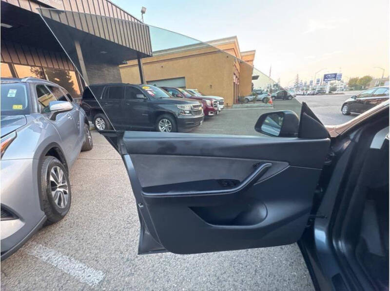 2020 Tesla Model Y Long Range