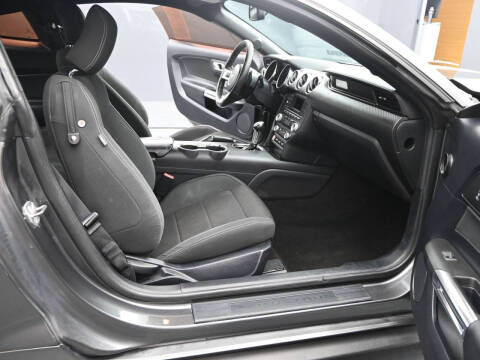 2016 Ford Mustang V6