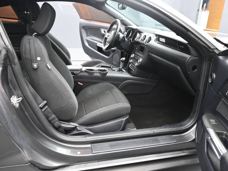 2016 Ford Mustang V6