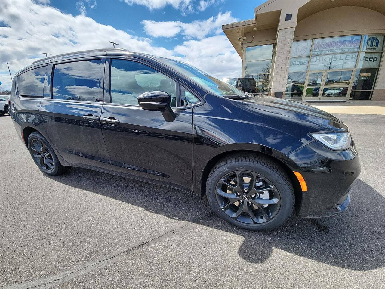 2024 Chrysler Pacifica for sale at Victoria Auto Sales in Victoria, MN