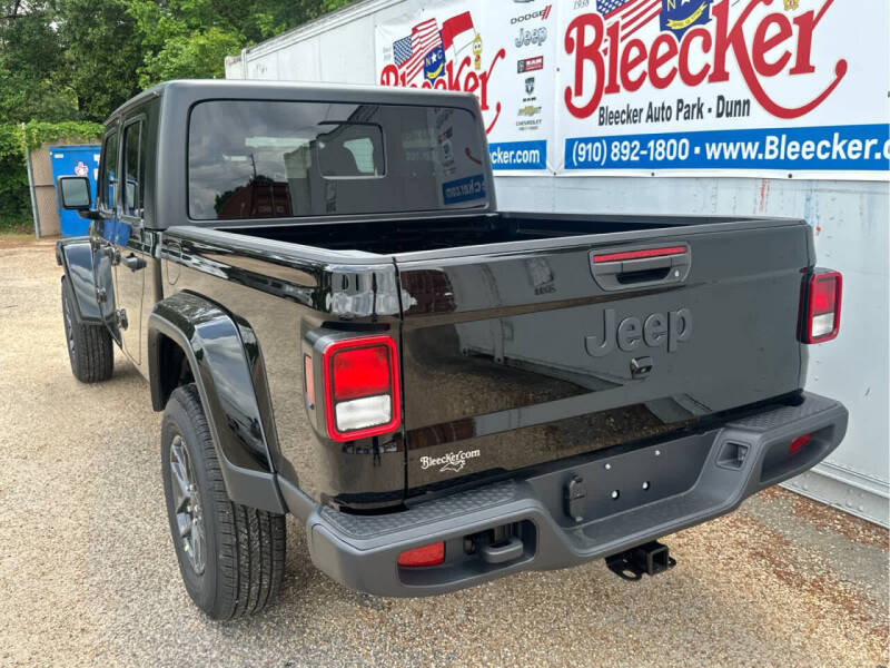 2025 Jeep Gladiator Sport S