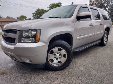 2007 Chevrolet Suburban for sale at Car Castle in Zion IL