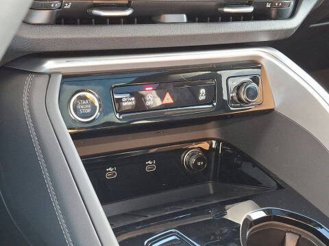 2025 Audi Q5 quattro Premium Plus TFSI