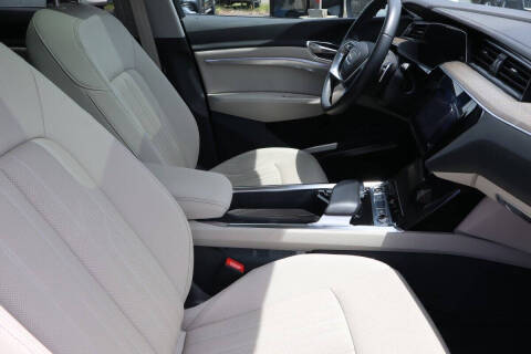 2024 Audi Q8 e-tron quattro Premium Plus