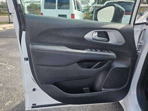 2024 Chrysler Pacifica Touring