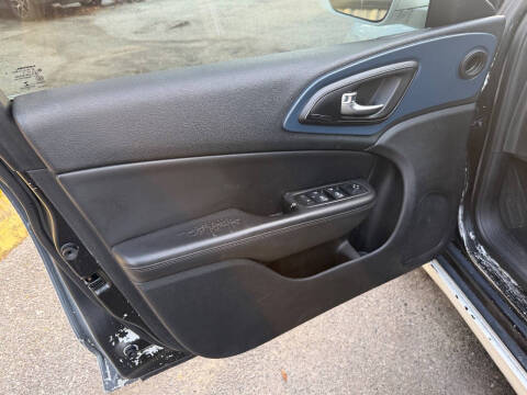 2015 Chrysler 200 S