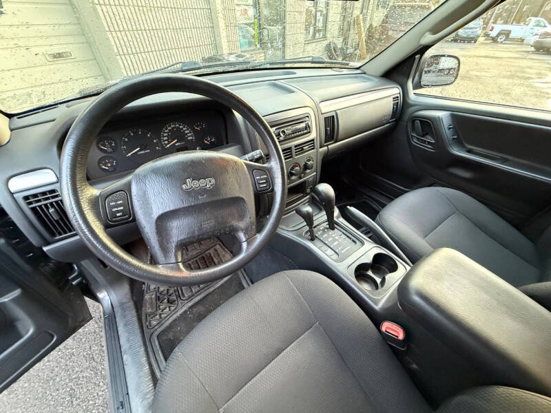 2004 Jeep Grand Cherokee Laredo