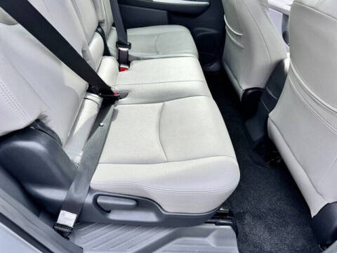 2014 Toyota Prius v Two