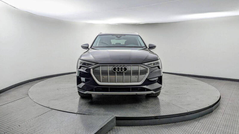 2023 Audi e-tron quattro Premium