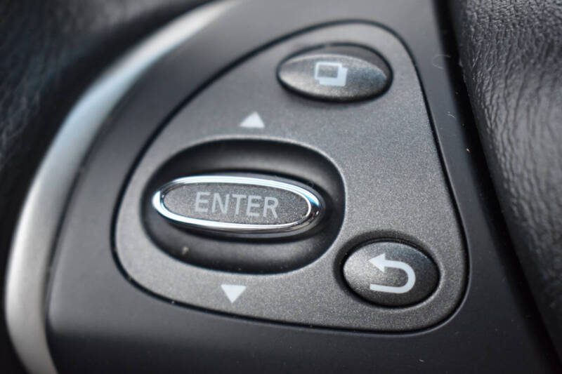 2016 Nissan Pathfinder SL