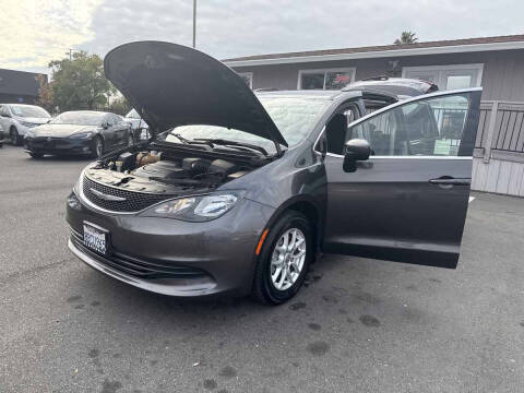 2017 Chrysler Pacifica Touring