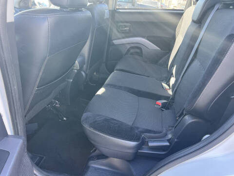 2012 Mitsubishi Outlander SE