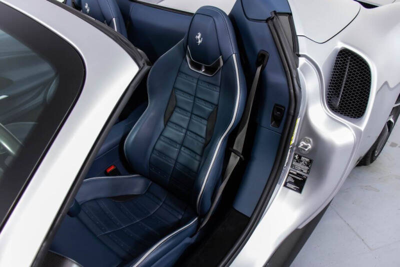 2025 Ferrari 296 GTS