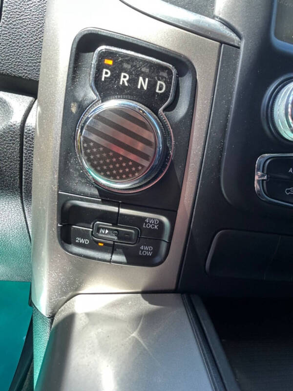 2016 RAM 1500 SLT