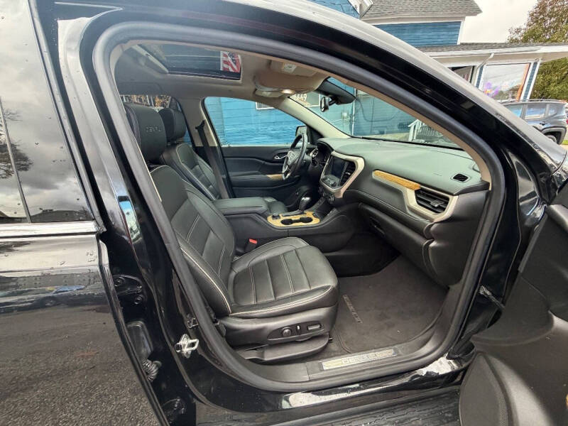 2017 GMC Acadia Denali