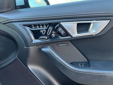 2016 Jaguar F-TYPE R