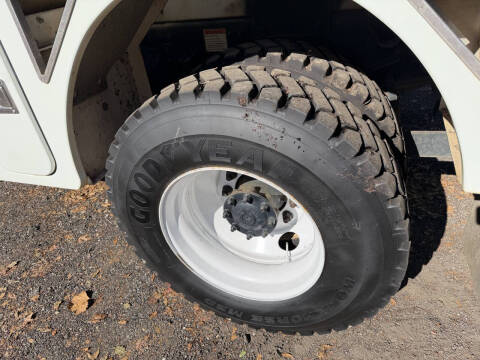 2014 Freightliner M2 106