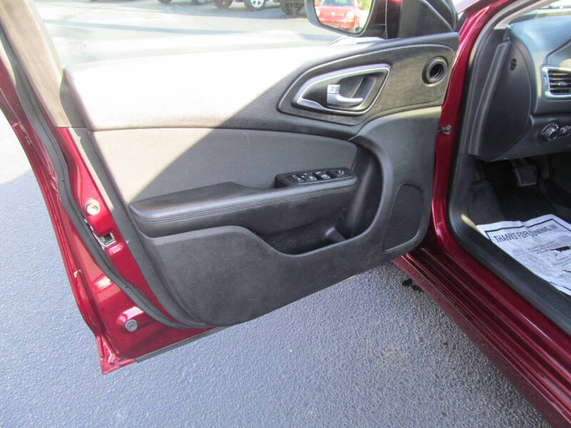 2016 Chrysler 200 Limited