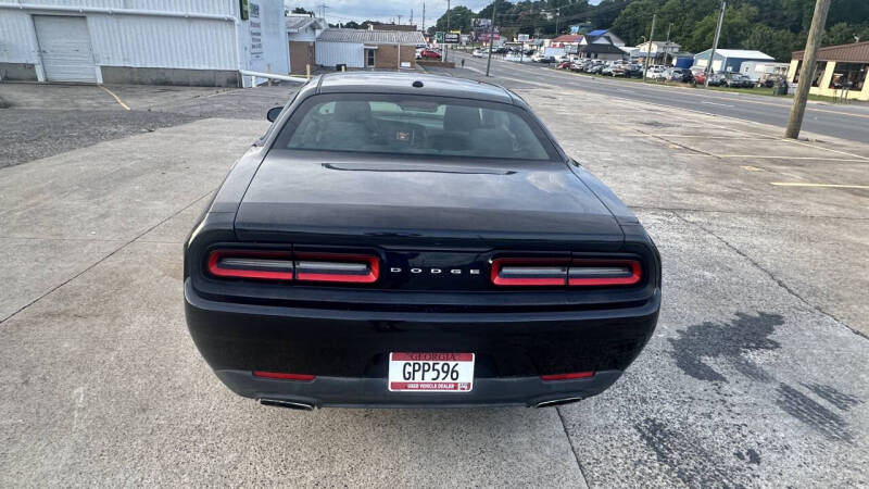 2016 Dodge Challenger SXT